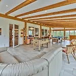 Nyaraló Geschmackvolles Ferienhaus Mit Privatem Pool *