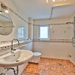 Geschmackvolles Ferienhaus Mit Privatem Pool Nyaraló *