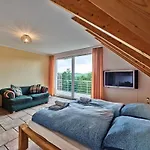 Geschmackvolles Ferienhaus Mit Privatem Pool Nyaraló