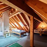 Geschmackvolles Ferienhaus Mit Privatem Pool Hellenthal