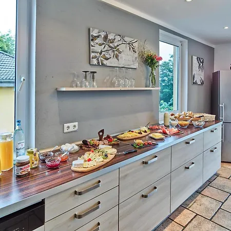 Geschmackvolles Ferienhaus Mit Privatem Pool Hellenthal