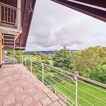 Geschmackvolles Ferienhaus Mit Privatem Pool